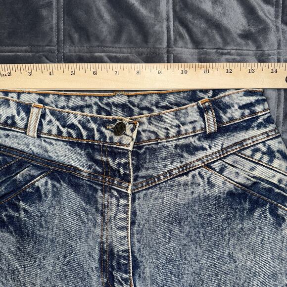 Vintage 80’s Acid Wash Denim Mini Skirt Sz 9/10 Chevron Yoke Waist- Pockets EUC - Picture 7 of 8